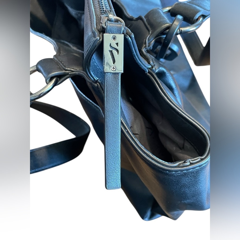 Simply Vera Vera Wang Shoulder Bag - Picture 2 of 6